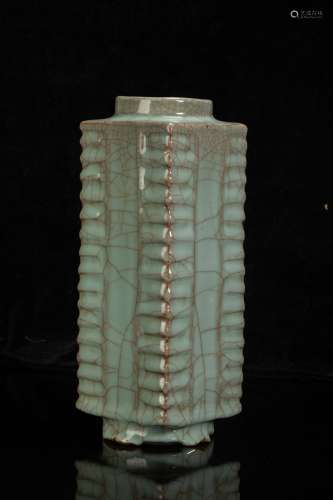 Guan Kiln Chinese Style vase from Song