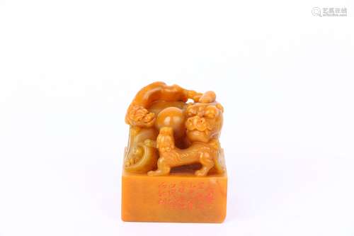 Old Collection. Shoushan Tianhuang Stone Seal with Design of Dragons Frolicking with a Pearl