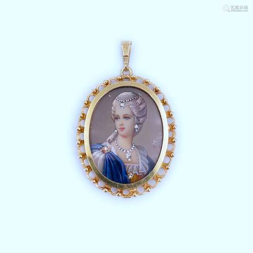 Antique. Pendant with Portrait of Princess