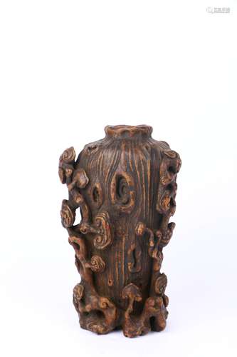 Eaglewood Ganoderma Vase