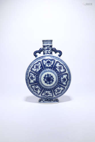 chinese blue and white porcelain moonflask