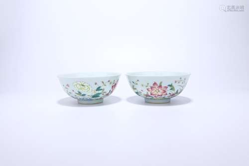 pair of chinese famille rose porcelain bowls