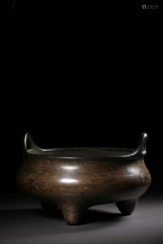 chinese bronze tripod censer with xuande mark