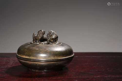 chinese bronze box with lid