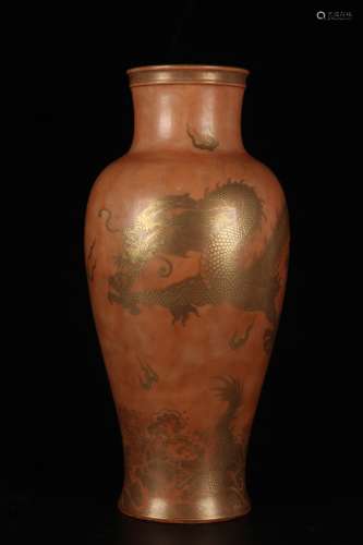 清乾隆-矾红石纹釉描金苍龙教子观音瓶
