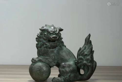 19世纪  金工名家山本云涛作 铜铸狮子戏球摆件