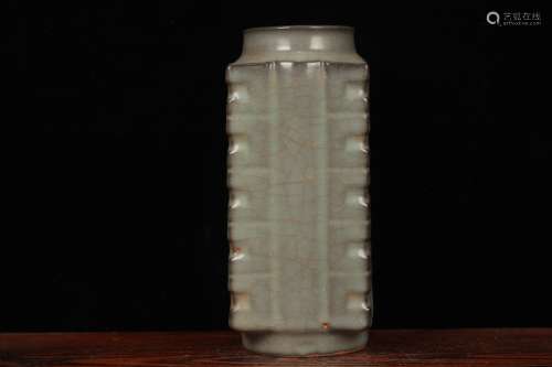龙泉官窑-四方琮式瓶