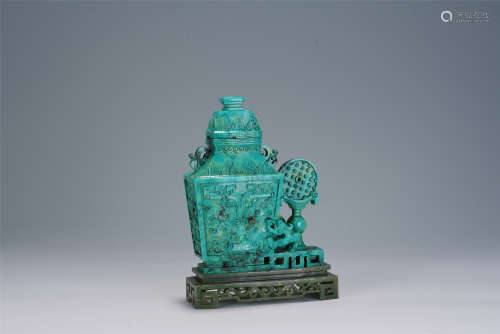 A CHINESE CARVED TURQUOISE DECORATION VASE