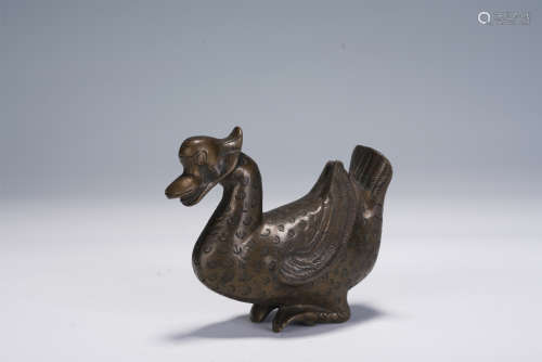 A CHINESE BRONZE DUCK-SHAPED PAPERWEIGHT