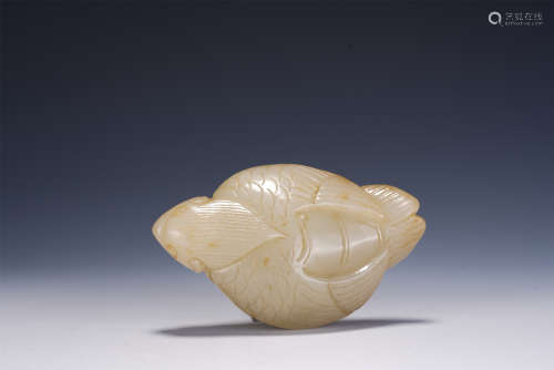 A CHINESE WHITE JADE CARVING PENDANT OF AUSPICIOUS ANIMAL