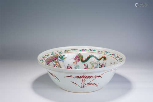 A CHINESE FAMILLE ROSE PORCELAIN BRUSH WASHER