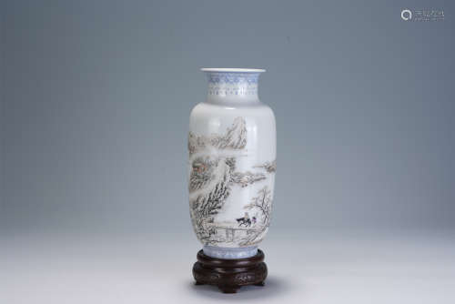 A CHINESE FAMILE ROSE SNOW SCENERY PORCELAIN VASE