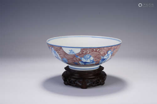 A CHINESE BLUE AND WHITE UNDERGLAZE RED PORCELAIN BOWL