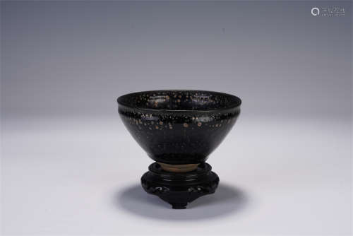 A CHINESE LAOYAO-TYPE GLAZED PORCELAIN CUP