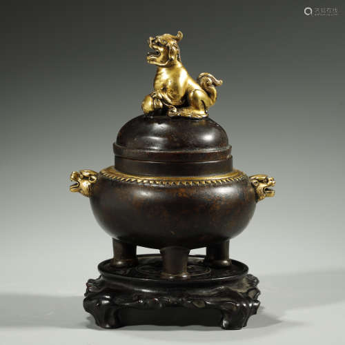 CHINESE QING DYNASTY GILT-BRONZE CENSER AND COVER