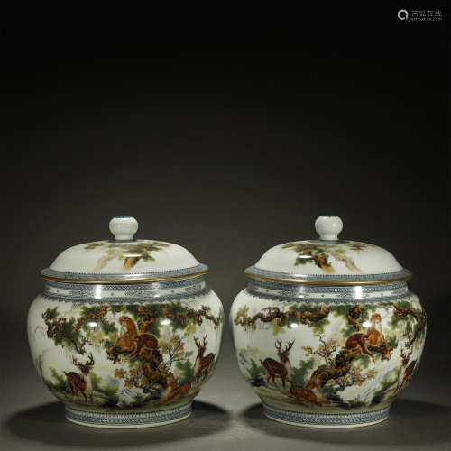 CHINESE,A PAIR OF FALANGCAI PORCELAIN JAR AND COVER