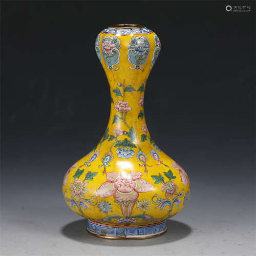 A CHINESE PAINTED ENAMEL VASE