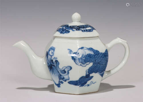 A CHINESE BLUE AND WHITE PORCELAIN HEXAGONAL TEAPOT