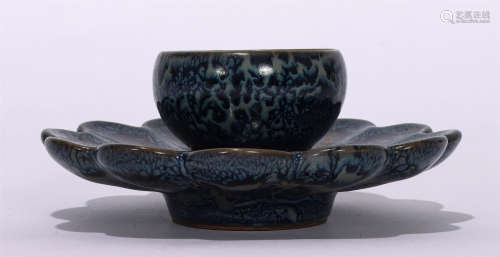 A CHINESE JUN-TYPE GLAZED PORCELAIN TEABOWL AND STAND