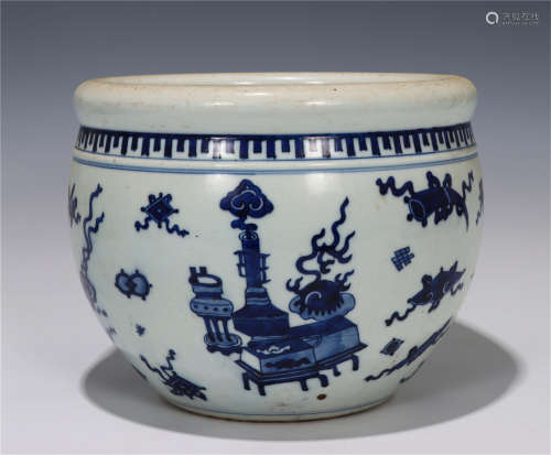 A CHINESE BLUE AND WHITE PORCELAIN BASIN