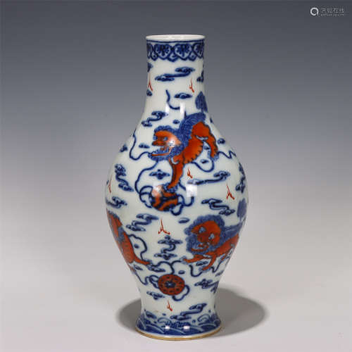 A CHINESE BLUE AND WHITE DOU-CAI PORCELAIN VASE