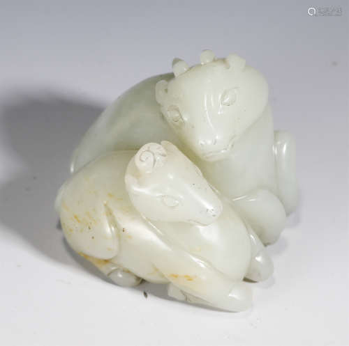 A CHINESE JADE CARVED ANIMAL DECORATION