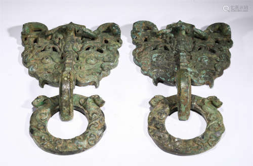 A PAOR OF CHINESE BRONZE WARE