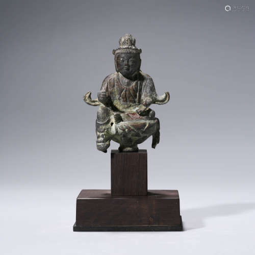A Bronze Guanyin Statue