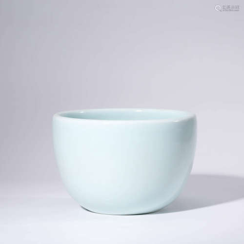 A Skyblue Glaze Porcelain Vat