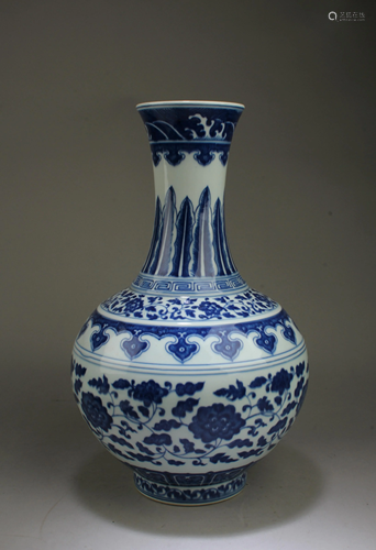 Chinese Blue & White Porcelain Vase