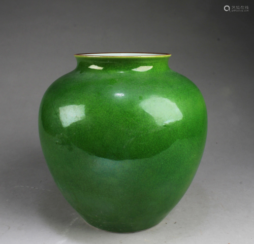 Chinese Crackleware Porcelain Jar