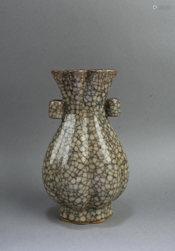 Chinese Geyao Vase