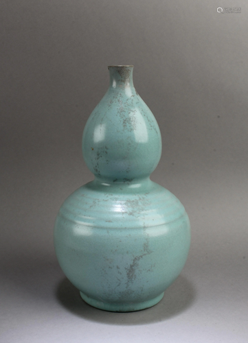 Chinese Ruyao Vase