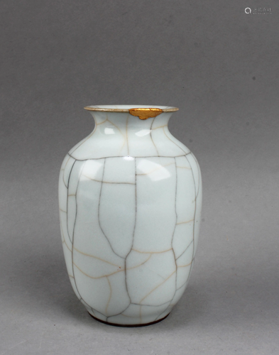 Chinese Geyao Vase