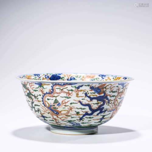 A Famille Verte Dragon Pattern Porcelain Bowl