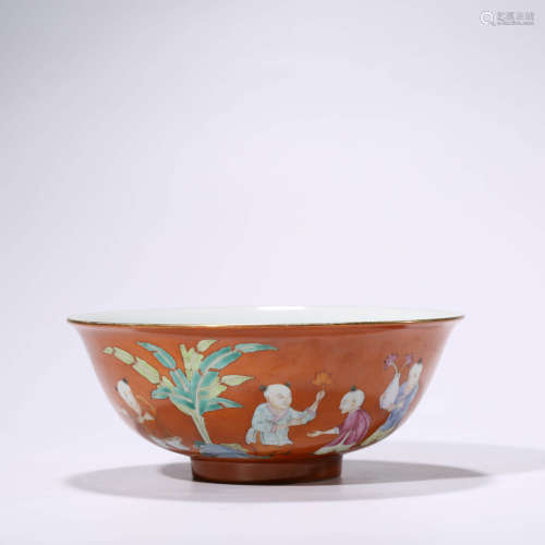 A Carmine Red Ground Gilt-inlaid Figures Porcelain Bowl