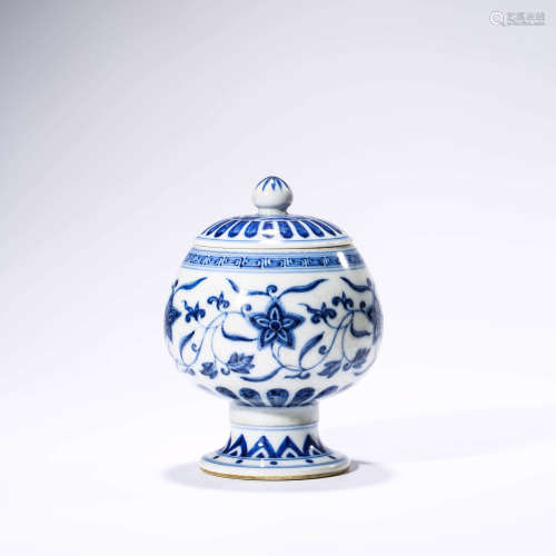 A Blue and White Twining Flowers Pattern Porcelain Standing Jar with Cover