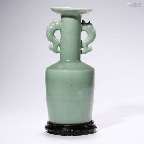 A Pea Green Glaze Porcelain Double Ears Dish-top Vase