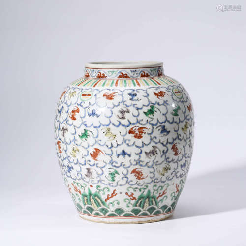 A Famille Verte Bats Pattern Porcelain Jar