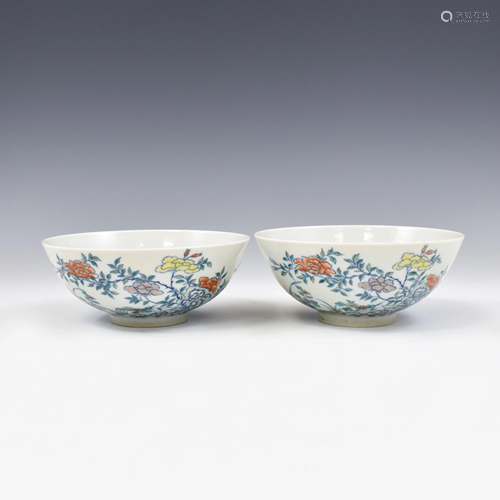 PAIR JIAQING DOUCAI FLORAL PORCELAIN BOWLS