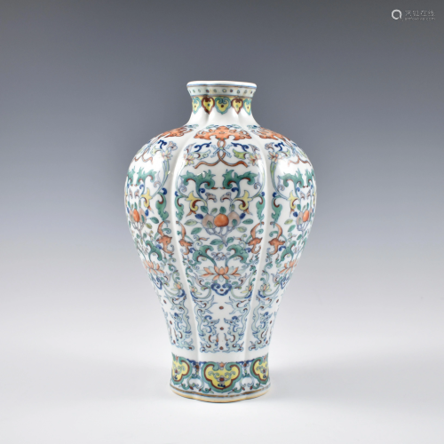 QIANLONG DOUCAI WRAPPED FLORAL MEIPING JAR