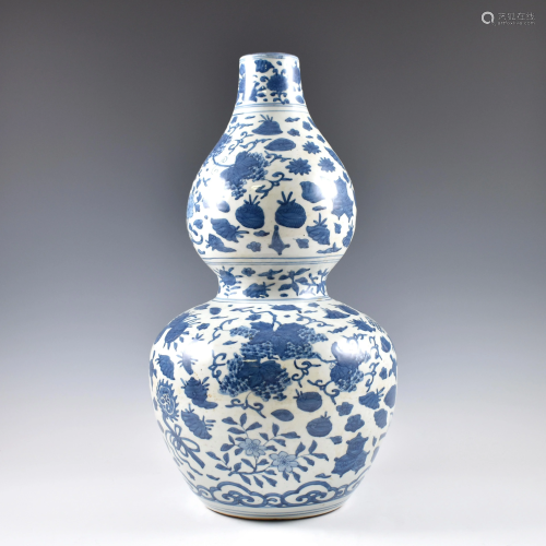MING BLUE & WHITE WRAPPED FLORAL DOUBLE GOURD VASE