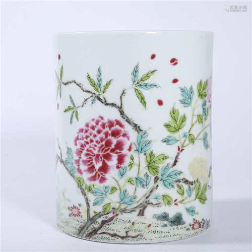 Qing Dynasty pastel flower pattern pen holder