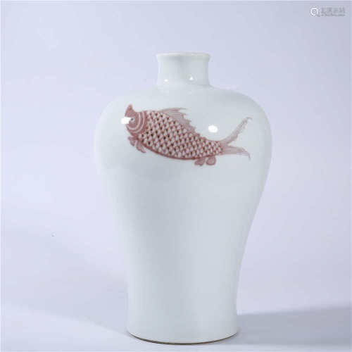 Qing Dynasty Qianlong glaze red three fish plum vase