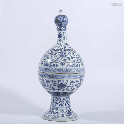 Blue and white lid jar of Ming Dynasty
