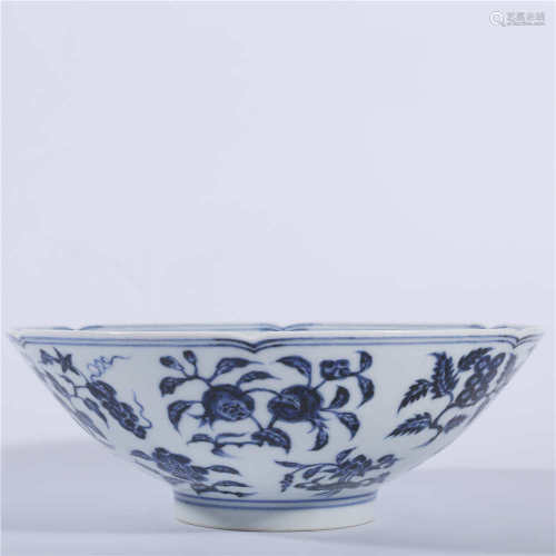 Xuande blue and white flower bowl in Ming Dynasty