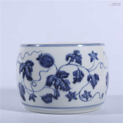 Ming Dynasty Xuande blue and white lid jar