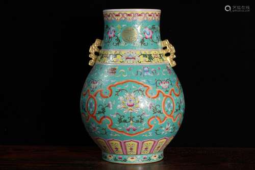 QING DYNASTY QIANLONG PERIOD-FAMILLE VERTE FOLIAGE VASE WITH HANDLES