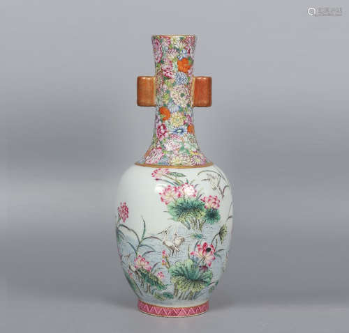 QING DYNASTY QIANLONG PERIOD-FAMILLE ROSE BIRDS FLOWERS VASE WITH HANDLES