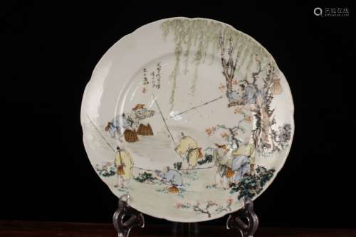 LATE QING DYNASTY-FAMILLE ROSE FISHING PLATE